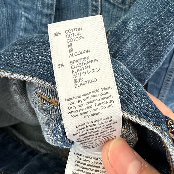 GAP Women's Blue Denim Jacket Classic Trucker Jean Jacket - Picture 5 of 5